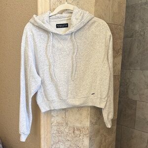Abercrombie & Fitch Light Gray Cropped Hoodie